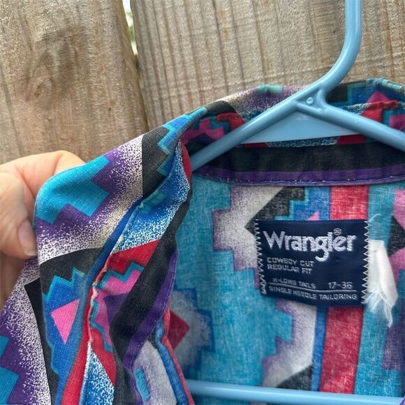 Vintage Wrangler Men's Aztec Western Shirt Size 17 Long Sleeve Button-Up - Picture 6 of 7